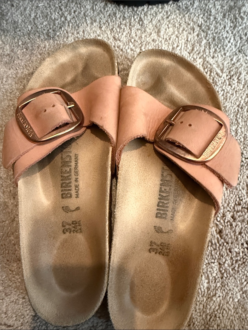 Birkenstock Women’s Dusty Pink Single-Band Slide Sandals